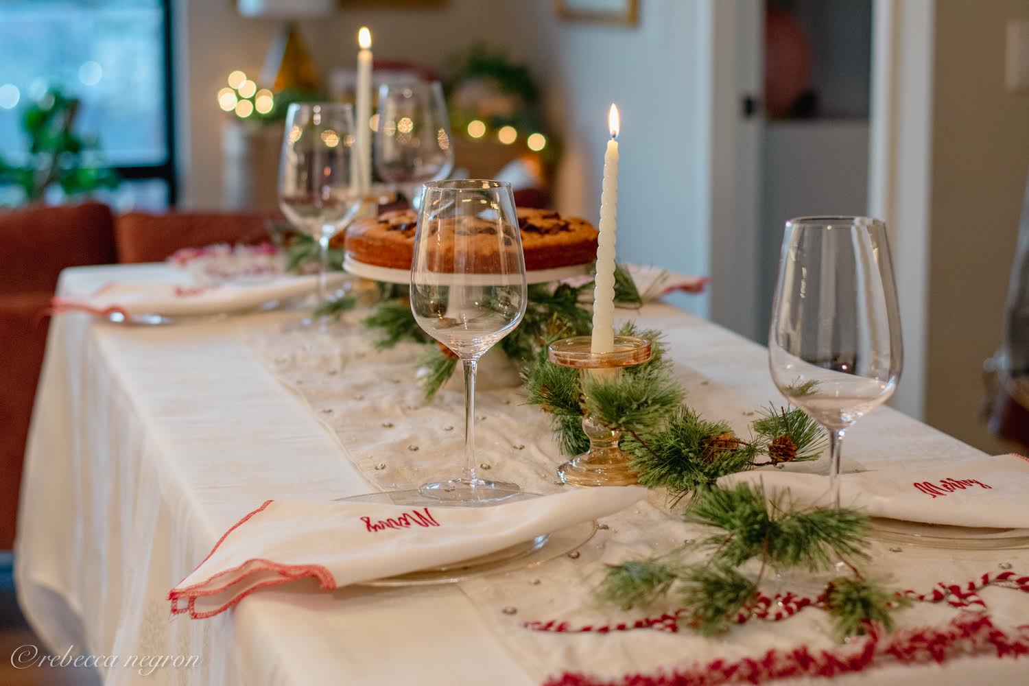 How to Arrange a Table in a Limited Space